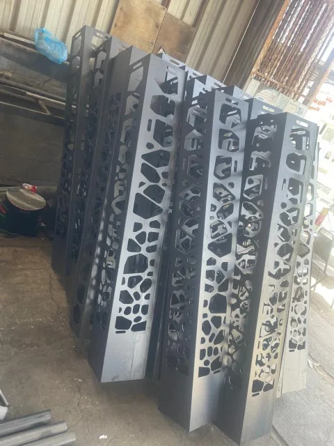 تفاصيل العناصر المعدنية المصنعة