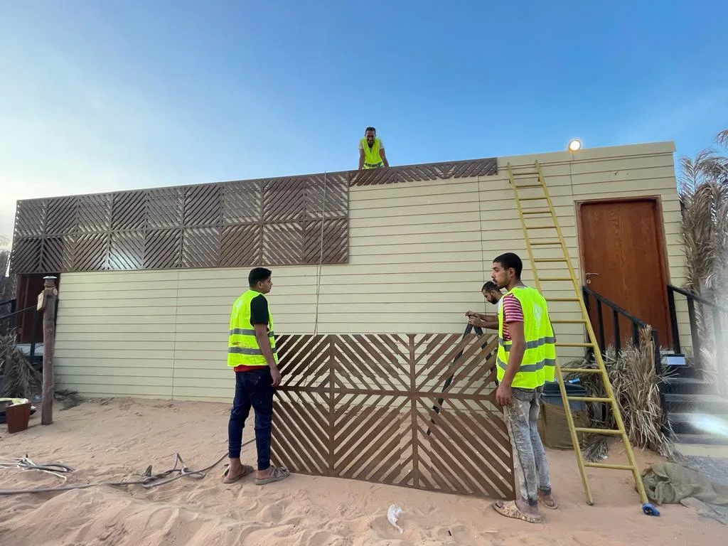 تركيب الهياكل والعناصر الزخرفية